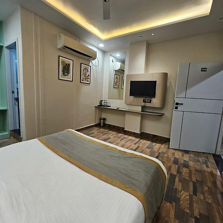 Dashrath Inn Near Ramjanmbhoomi Ayodhya Zewnętrze zdjęcie